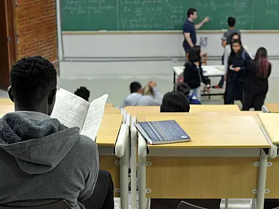 Estudantes selecionados pelo Prouni têm até amanhã para comprovar dados