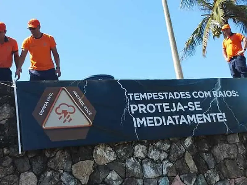 Defesa Civil de Guarujá alerta sobre perigos de raios