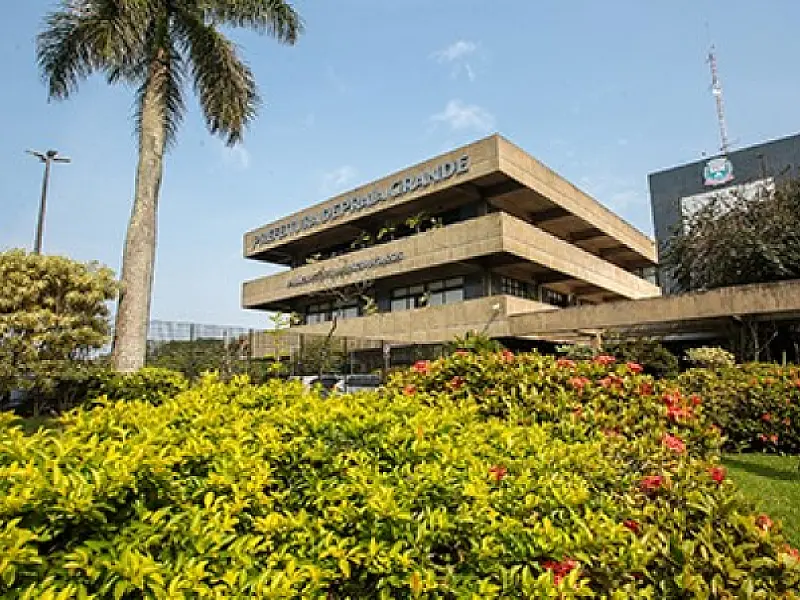 Cidade cria plano de carreira para atendentes de educação