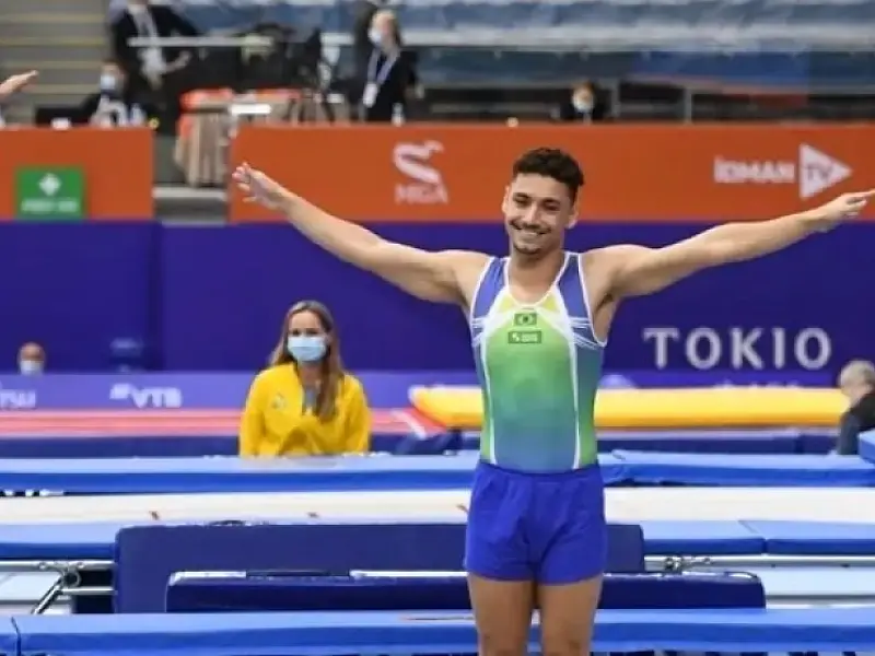 Rayan Dutra garante vaga nos Jogos de Paris na ginástica de trampolim