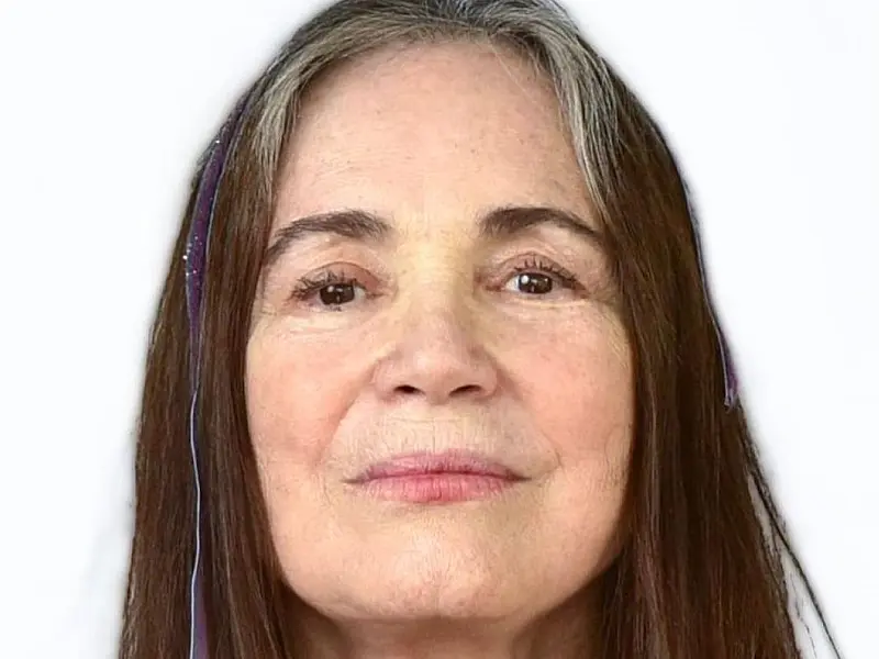 Regina Duarte ironiza investigação contra Bolsonaro