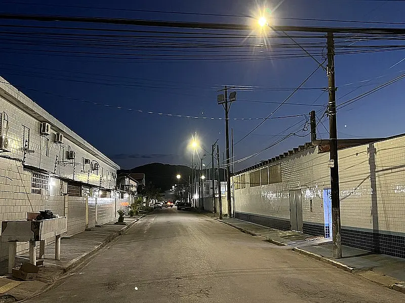 Moradores do Jardim Las Palmas recebem certidões definitivas de seus imóveis