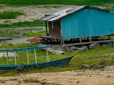 Ribeirinhos no Amazonas reclamam de falta de assistência durante seca