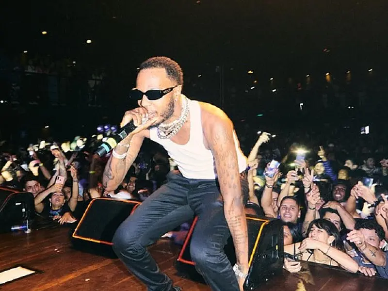 O rapper Derek se apresenta no Arena Club, em Santos, nesta sexta-feira