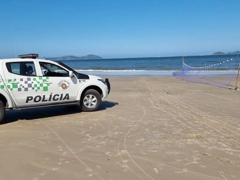 Polícia ambiental marítima flagra pesca irregular e autua em R$ 2 mil