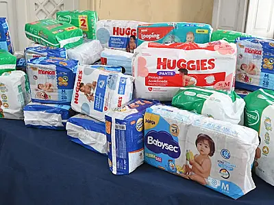 Fundo Social de Santos recebe brinquedos e pacotes de fraldas infantis