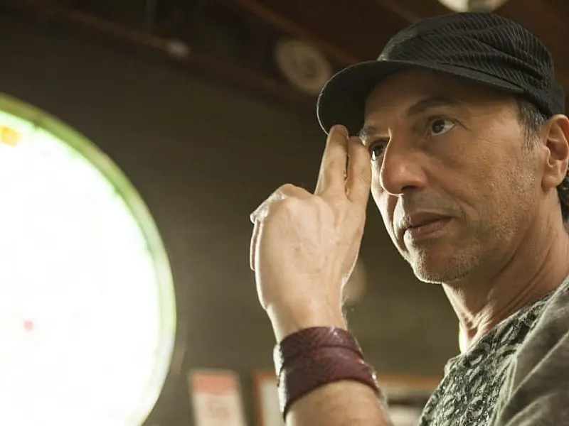 Zeca Baleiro se irrita ao ser questionado sobre Lei Rouanet em show
