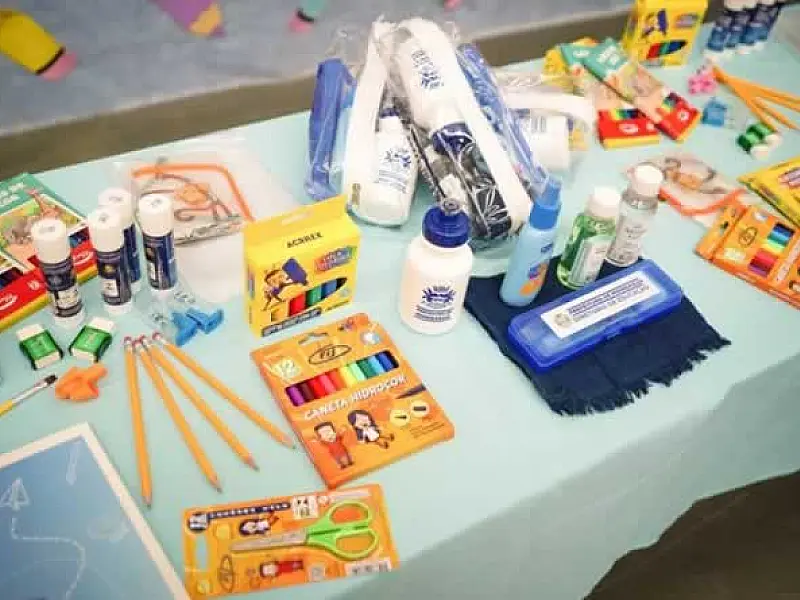 Prefeitura de Mongaguá dá início à entrega de kits de material escolar nas escolas municipais