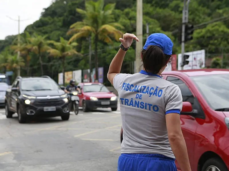 Frota de veículos de Guarujá aumenta 11% em quatro anos