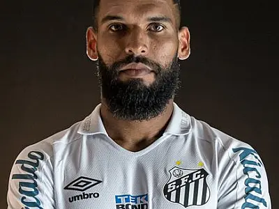 Santos anuncia oficialmente Willian Maranhão