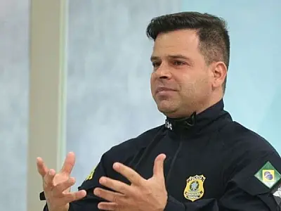 Diretor-geral da PRF investigado por favorecer Bolsonaro nas eleições é exonerado