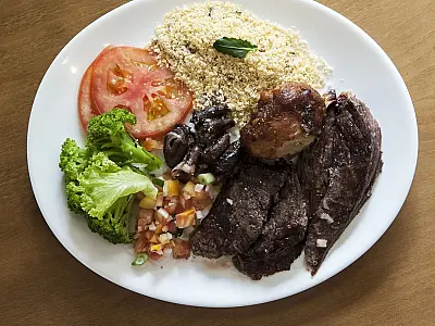 Salada pronta pode ter bactérias causadoras de infecções alimentares