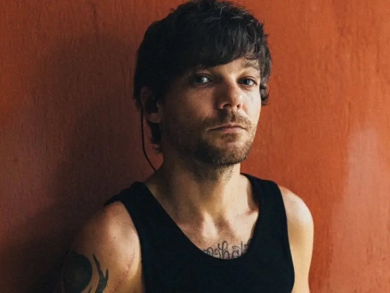 O cantor Louis Tomlinson, ex-One Direction, anuncia show em São Paulo