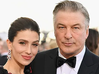 Alec Baldwin diz que família o 'manteve vivo' após tiro acidental em set de 'Rust'