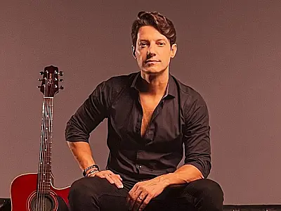Músico santista lança o single "Meu Coração Toca em Você" no dia dos namorados