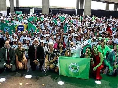 Catadores de recicláveis reivindicam pagamento fixo pela coleta