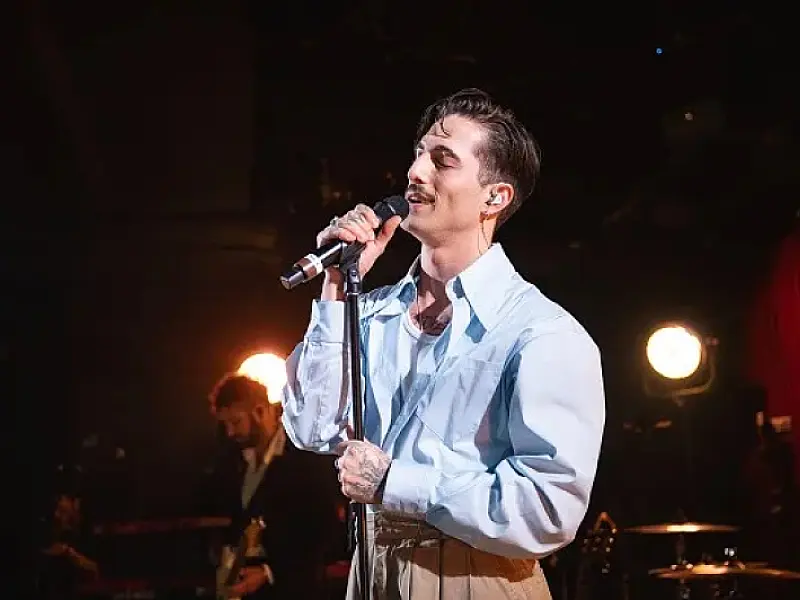 Damiano David, vocalista do Måneskin, faz show solo em São Paulo; veja como comprar