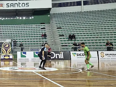 Novo artilheiro da Copa Porto de Futsal, Luiz Carlos marca três gols em vitória da Santos Brasil