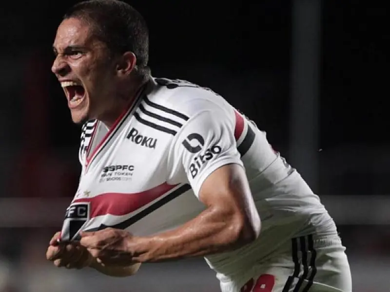 Bola aérea é responsável por metade dos gols do São Paulo na temporada