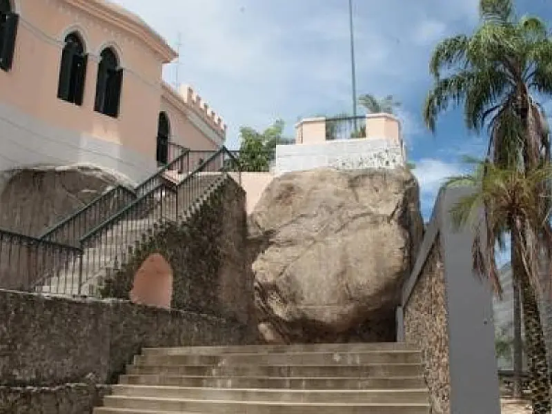 Grupo faz encontro para desenhar ponto histórico