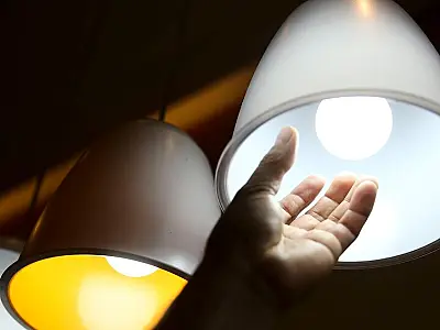 Senado aprova PL que devolve valores pagos a mais na conta de luz