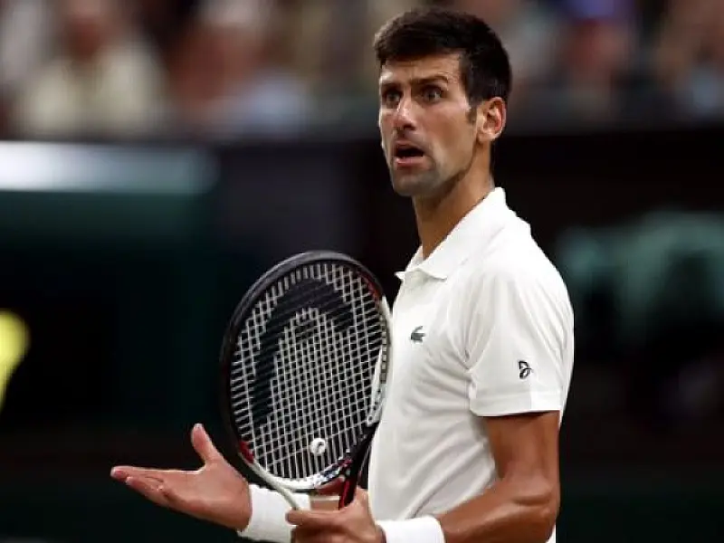 Djokovic chega a Dubai após ser deportado da Austrália