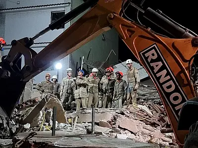 Prédio desaba e mata três pessoas em Vila Velha, no Espírito Santo