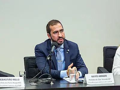 Kayo Amado pauta discussão sobre subfinanciamento dos municípios no Congresso Nacional