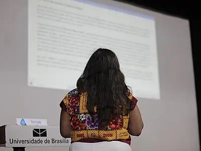 Mulheres com doutorado crescem, mas são sub-representadas na docência