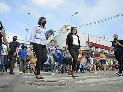 Brasil registra 28 mil casos e 211 mortes em 24 horas