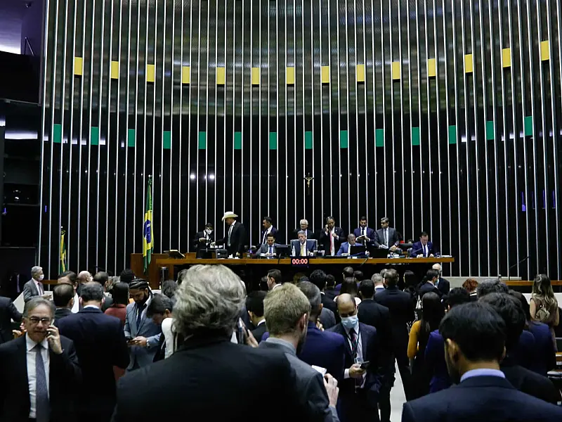 Pesquisa mostra dificuldade de brasileiros para entender legislação