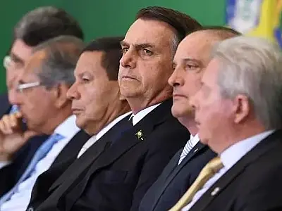 Saiba quem deixa ministérios de Bolsonaro para disputar as eleições