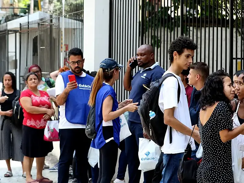 PF identifica suspeitos de vazar provas do primeiro dia do Enem