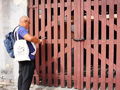 Prefeitura de Mongaguá inicia selagem de imóveis para regularização fundiária na Vila Atlântica