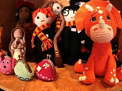 Produtos de artistas locais encantam turistas e santistas no Centro