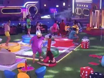 Eslovênia quebra câmera em festa e participantes levam punição