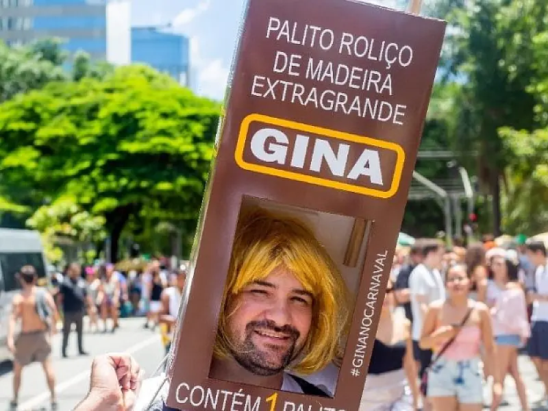 Fantasias de rainha Elizabeth, geleia da Shakira entre outras fazem sucesso no Carnaval