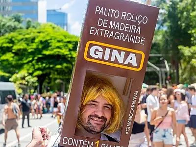 Fantasias de rainha Elizabeth, geleia da Shakira entre outras fazem sucesso no Carnaval