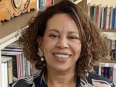 Lula indica ministra substituta, e TSE tem primeira mulher negra
