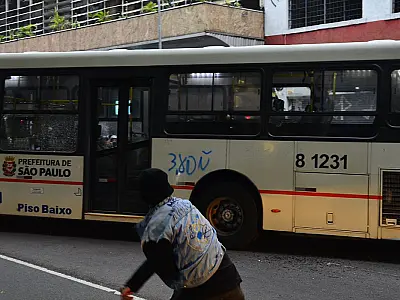 Dez anos após protestos, prefeitura de SP estuda adoção de passe livre