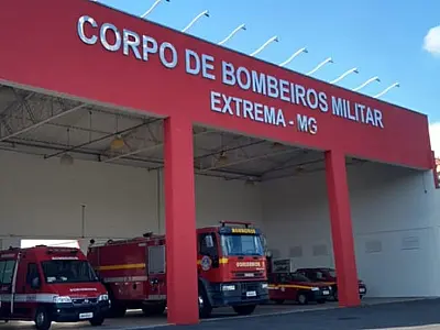 Homem prepara pedido de casamento romântico, mas acaba em incêndio