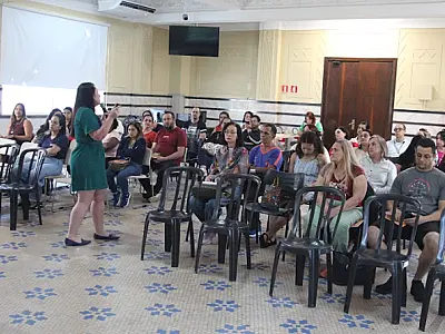 Servidores de Santos participam de palestra sobre relacionamento abusivo