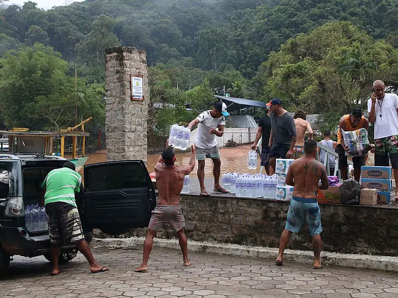 Abastecimento de água é parcialmente restabelecido em São Sebastião