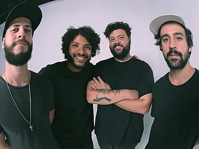 Zimbra encerra turnê comemorativa 'O Tudo, o Nada e o Mundo' em Santos
