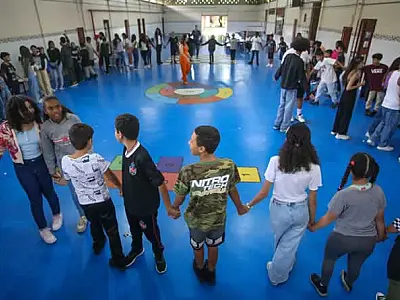25 mil estudantes voltam às aulas na próxima segunda-feira (3) com novidades na rede estadual de SP
