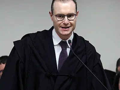 Zanin pede indenização de R$ 150 mil de homem que o ameaçou em aeroporto