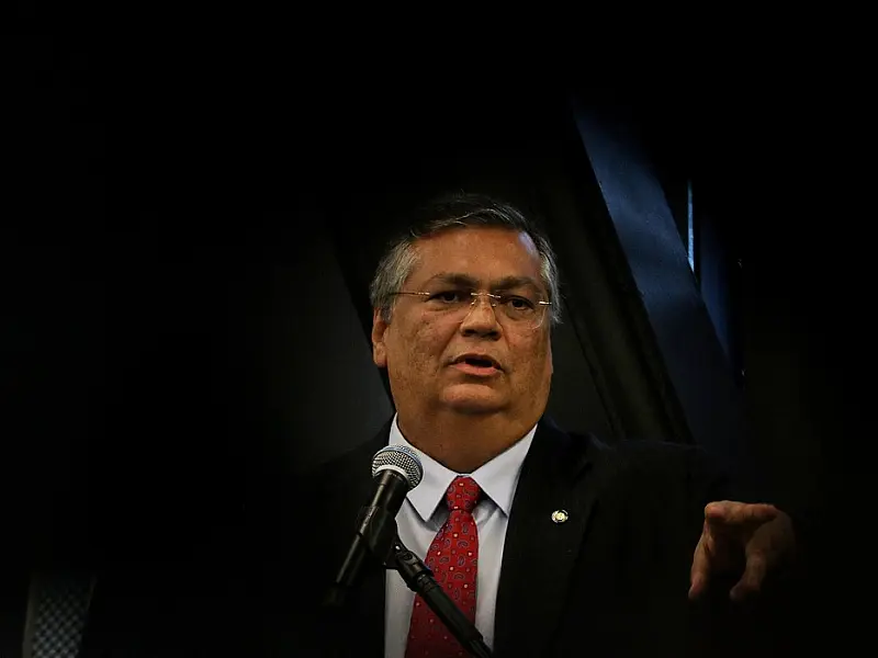 Flávio Dino alega falta de segurança para faltar à audiência na Câmara