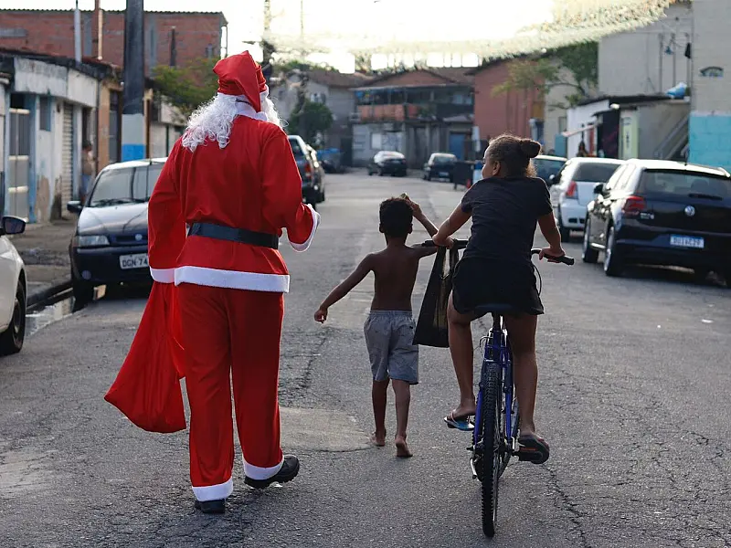 Projeto social 'Natal na Quebrada' precisa de voluntários e padrinhos para as crianças