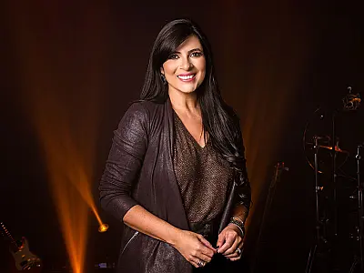 Cantora gospel Fernanda Brum é nova atração do Estação Verão Show