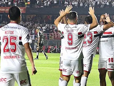 Apenas com Orejuela, São Paulo volta a sofrer com lateral-direita